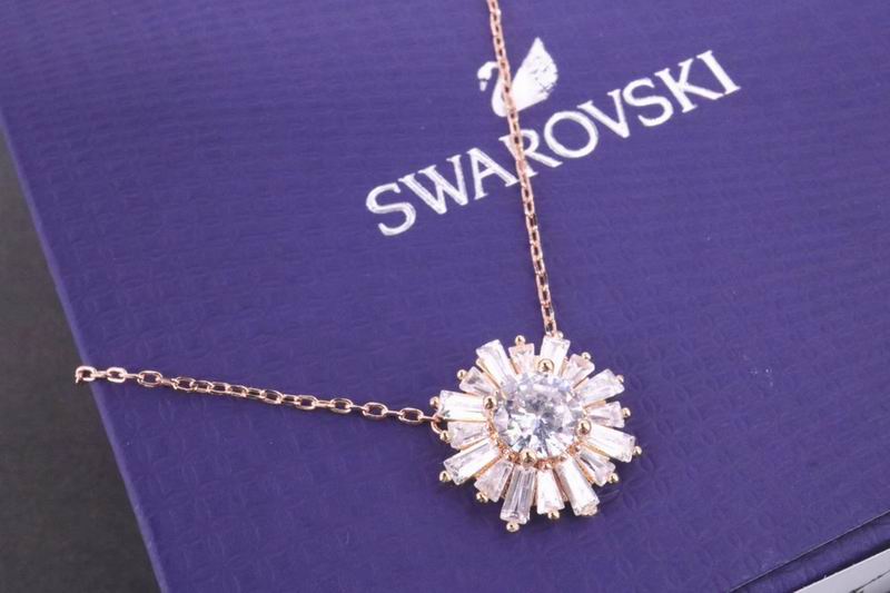 Swarovski Necklace 03lyr68 (2)